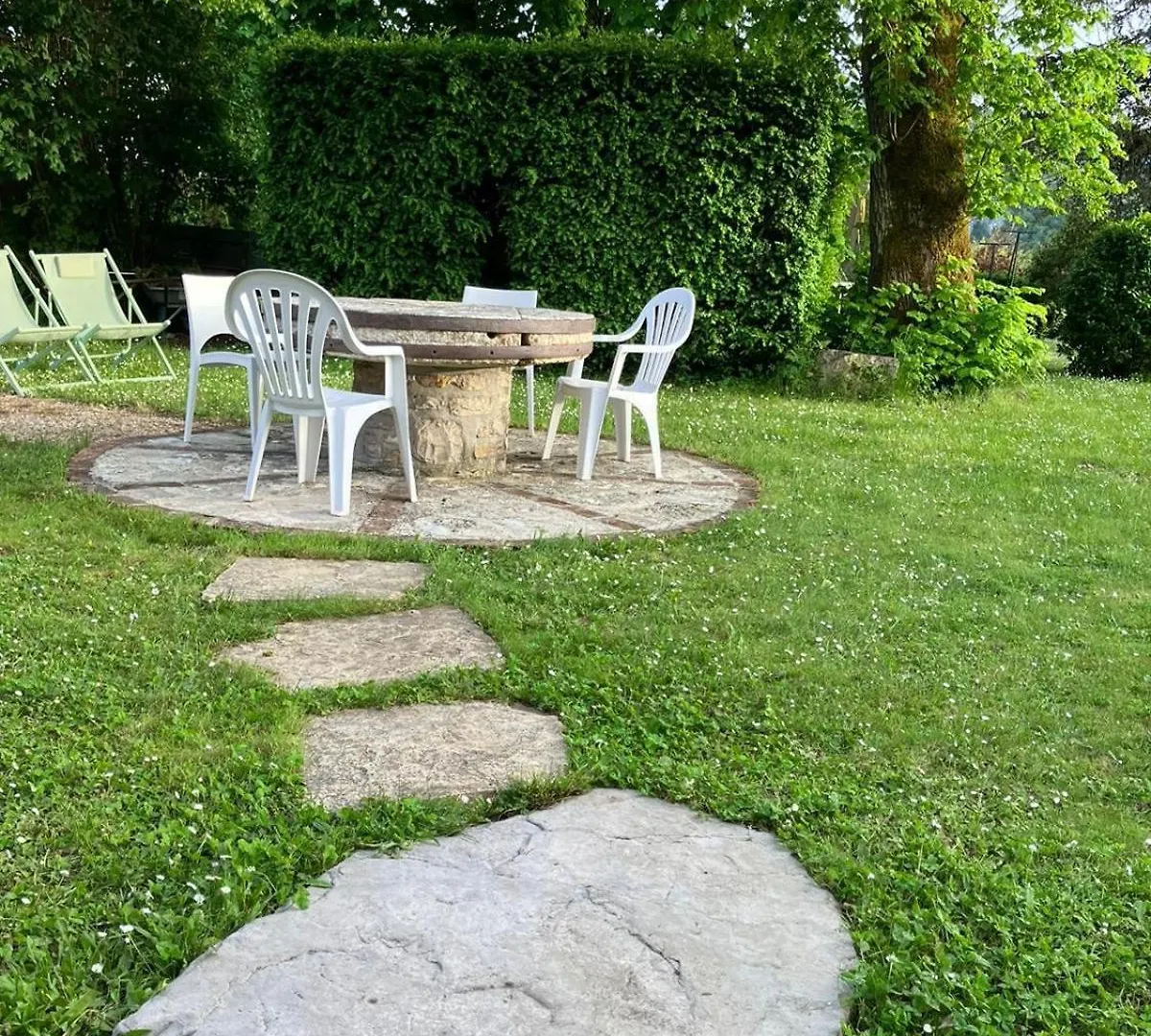 Vakantiehuis A L Ombre Du Tilleul Tour-de-Faure