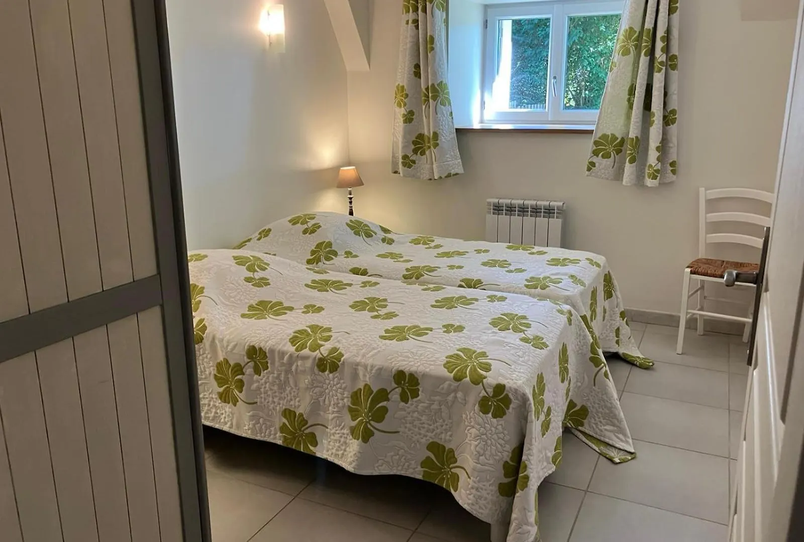 Vakantiehuis A L Ombre Du Tilleul Tour-de-Faure Frankrijk